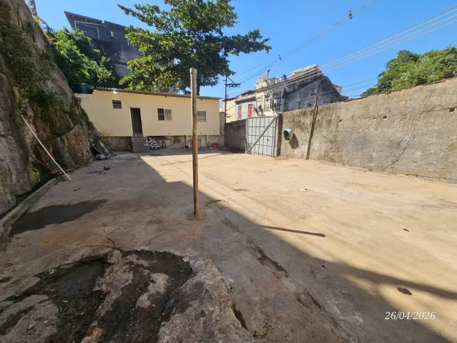 Aluga-se terreno no Centro do Rio