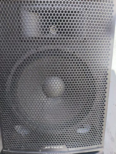 Caixa ativa attack de 15 500w