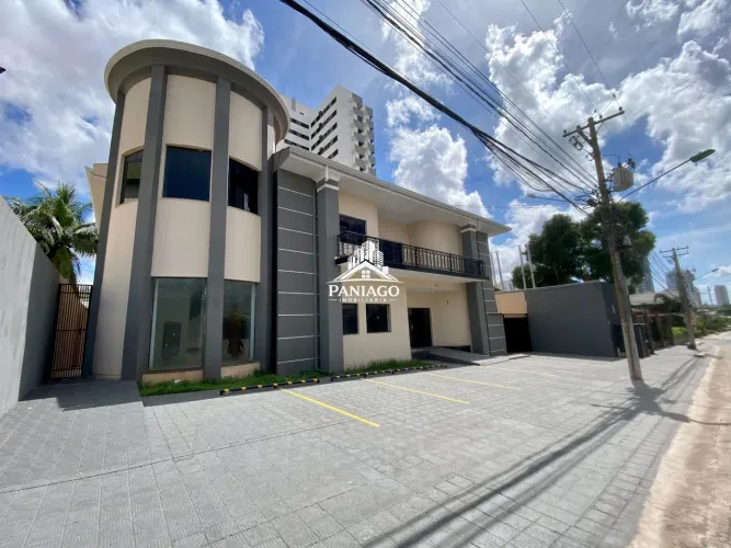 Casa comercial ampla, 19 salas, 8 banheiros, Bosque da Saúde, Cuiabá-MT