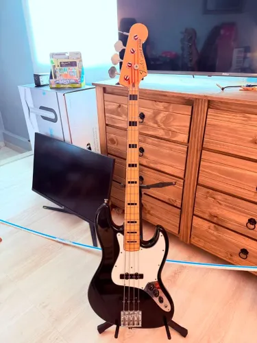 FENDER JAZZ BASS GEDDY LEE JAPONÊS ( NÃO TROCO)