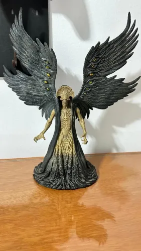 Angel of Death - Hellboy 2 Mezco 2008