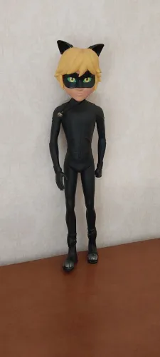 Boneco CAT Noir