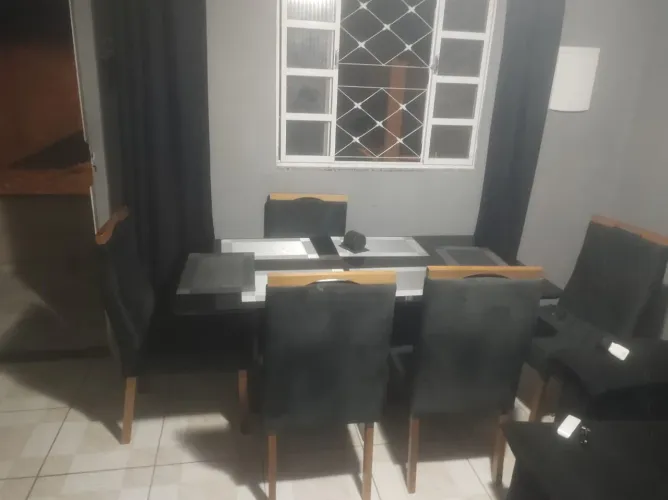 Mesa de jantar 6 cadeiras 