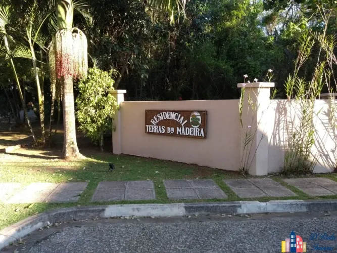 Terreno em Condomínio na Granja Viana.