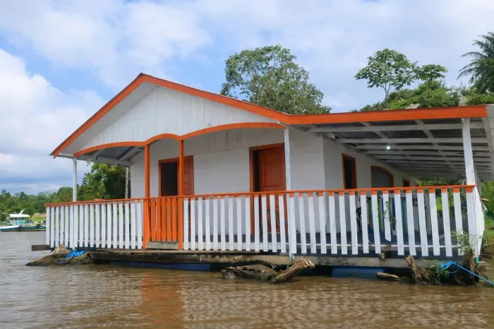 VENDO FLUTUANTE LINDO