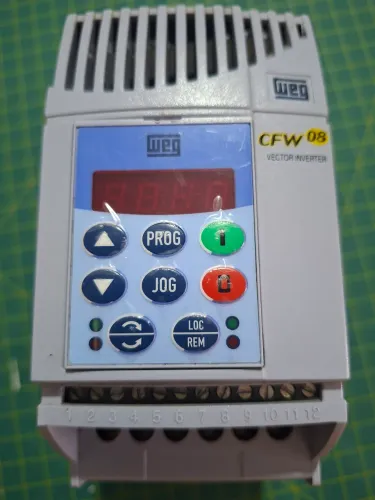 inversor de frequência WEG da linha CFW08.