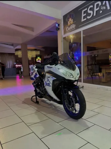 Kawasaki ninja 300 configuração única 