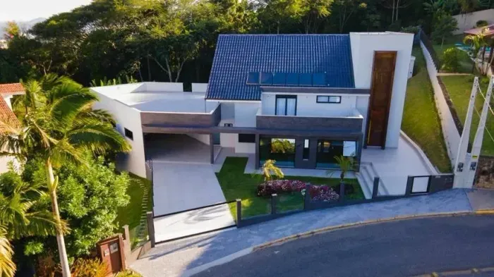Casa de condomínio para venda com 600 metros quadrados com 4 quartos