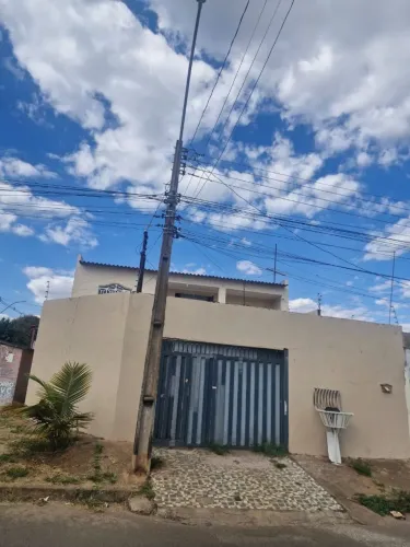 FM Imobiliária - Aluga Sobrado na Quadra 416, Santa Maria/DF, 5 quartos com suíte