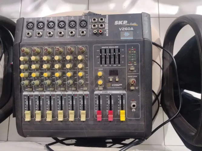 Mesa de som amplificada skp pro áudio