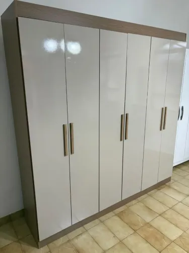 Guarda roupa casal 6 portas novinho top !!!