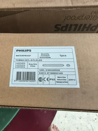 Luminária hermética Philips TCW063 2xTL-D/TL5 LED