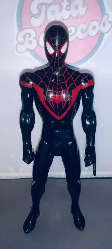 Boneco Hasbro  30 cm Titan Hero Series usado bom 