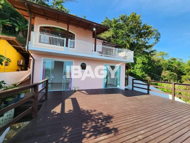 Excelente Casa 4 dormitório(s) em Rio Tavares - Florianópolis