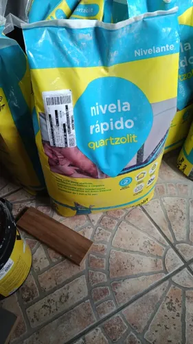 6 sacos, 20k, Nivela rápido Quartzolit