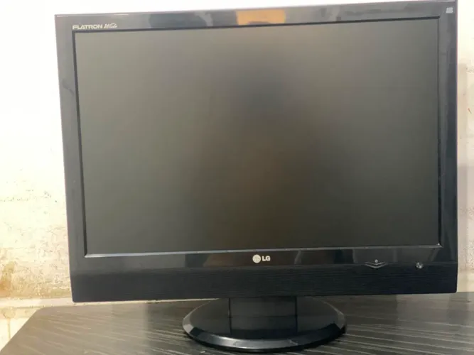 Monitor LG que inclui cabo de funciomento