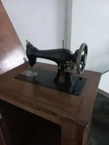 Máquina de costura antiga