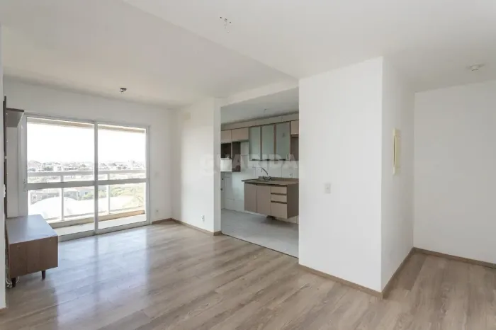 Apartamento com 2 dormitórios, sacada e 1 vaga de garagem no Rossi Fiateci