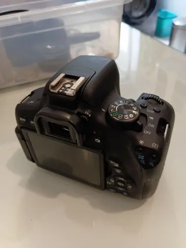 Câmera Canon 750D + lentes + SD Card 16GB