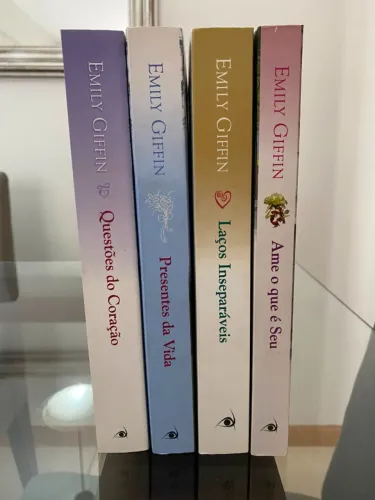 4 livros Livros Emily Giffin