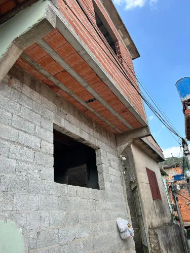 Casa à venda - 4 cômodos | 2 banheiros | Em fase de acabamento (ACEITO PROPOSTA)