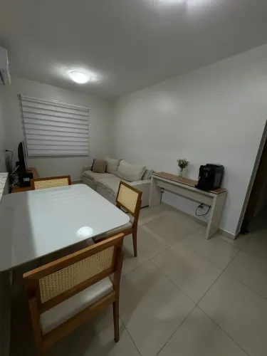 Vendo Apto no Cond. Torres de Triventos, c/ 2 quartos, sendo 1 suíte, cozinha, área de ser