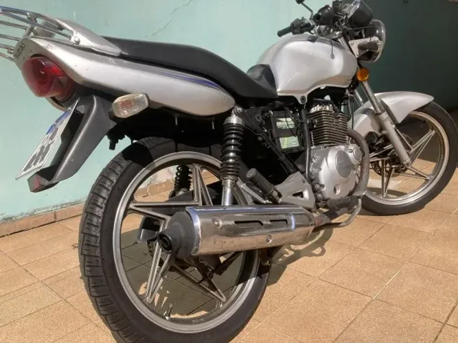 SUZUKI EN 125 YES 2011 Prata
