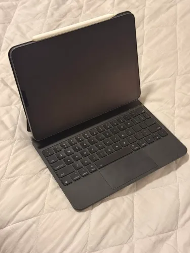 iPad Pro 11? M1 + Apple Pencil Original + Capa teclado com trackpad genérica