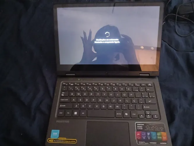 Notebook 2 em 1 vira tablet