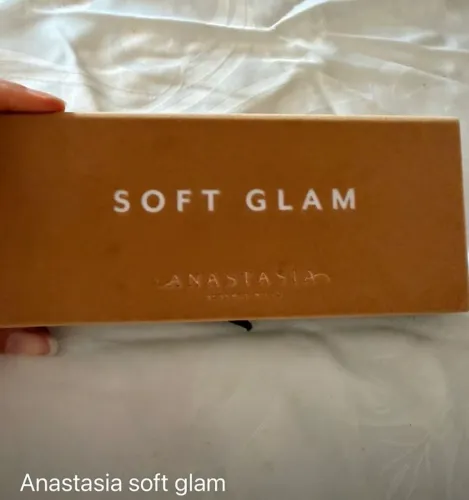 Paleta de sombra soft glam Anastasia bervely hills