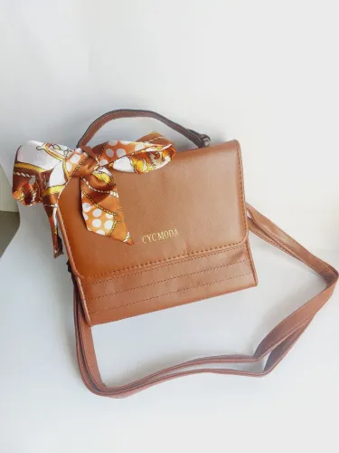 Bolsa feminina pequena transversal Marrom