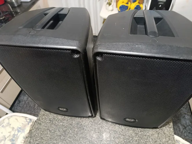 Par caixas ativas 12" RCF