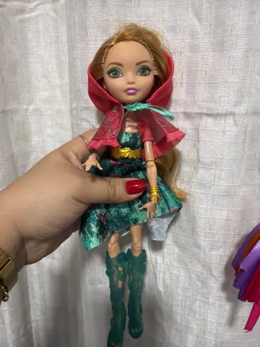 Boneca ever after high ashlynn Ella