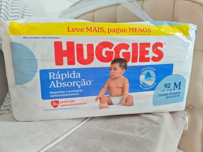Pacote de Fraldas Huggies Tripla Proteção (92 unidades) - Tamanho M