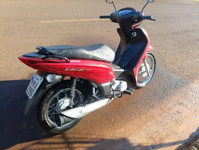 Honda Biz 125 com partida 