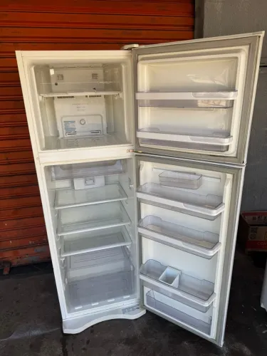 Geladeira electrolux duplex, frost free 382 litros, funciona tudo, original. ENTREGO 