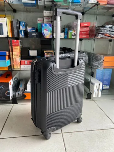 Mala para viagem - 10kg com muito espaço para guardar as coisas