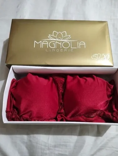 Bóris magnólia,nunca usado está novo e com etiqueta,veste até o 52.
