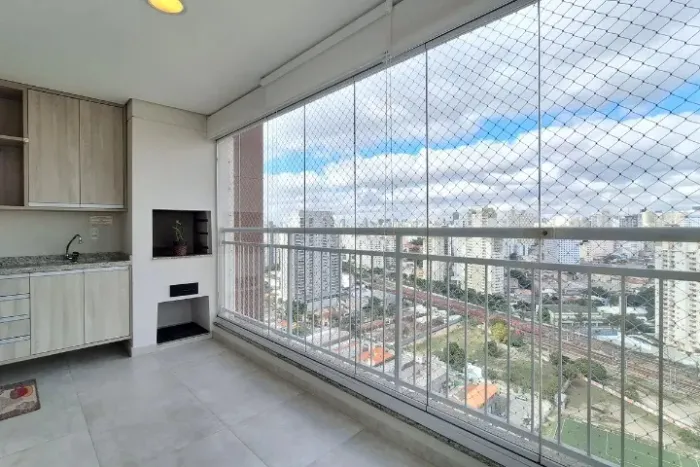 Apartamento impecável ? 65 m² ? 2 vagas ? Suíte ? Andar alto ? 600 m do Metrô Marechal D