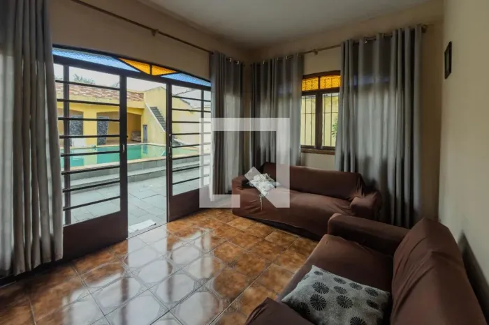 Casa à Venda - Jardim Santa Rosa, 4 Quartos, 470 m2