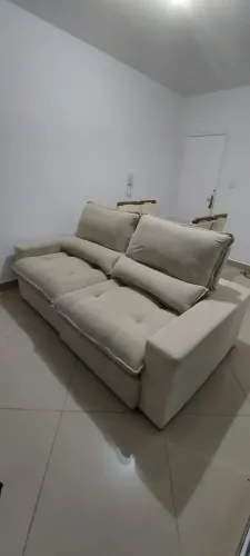 Sofá Retrátil e Reclinável 2.20m - Molas Ensacadas D33 - Bege (Usado Excelente Estado)
