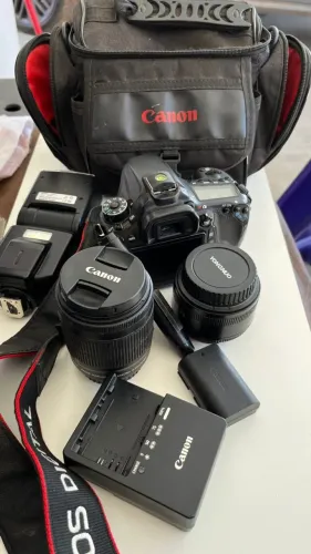 Canon 70D + Kit Completo (2 lentes, flash, baterias e bolsa)