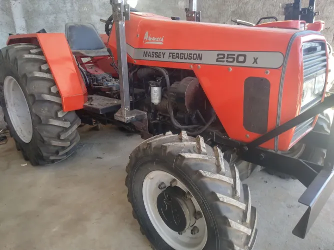 Trator Massey Ferguson 250x Traçado 4x4 - Direção Hidráulica