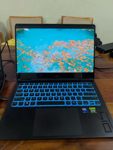HP OMEN Transcend 14? Ultra 7 155H + RTX 4060 8GB + 16GB RAM - Tela OLED 2.8K