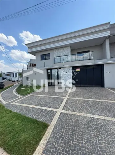 Sobrado 3 Suítes na 505 Sul