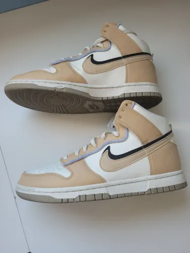 Nike dunk high SE