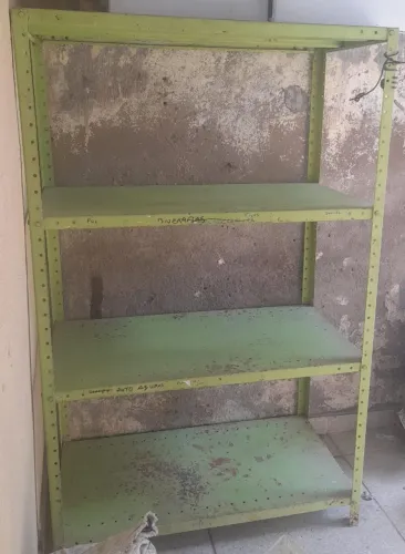 estante de aço verde com 4 prateleiras