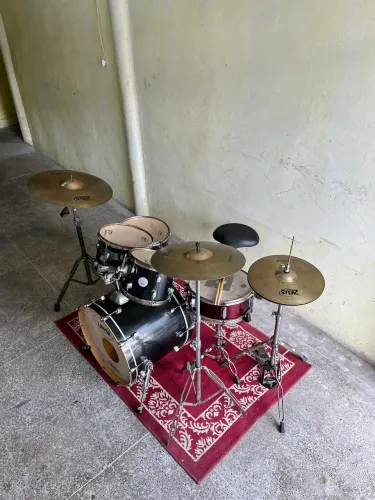 Bateria XPro Upper + Pratos Zeus Cymbals Explosion