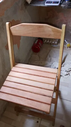 Vendo mesa topo de conveniência com 2 cadeiras.