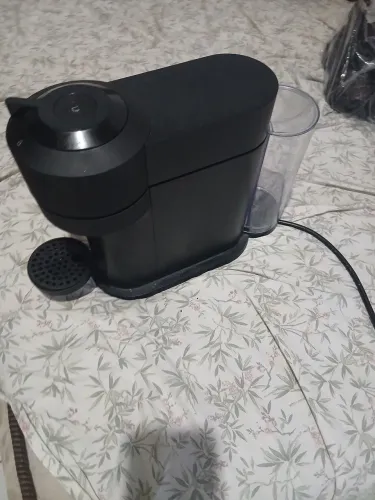 Cafeteira nespresso semi nova